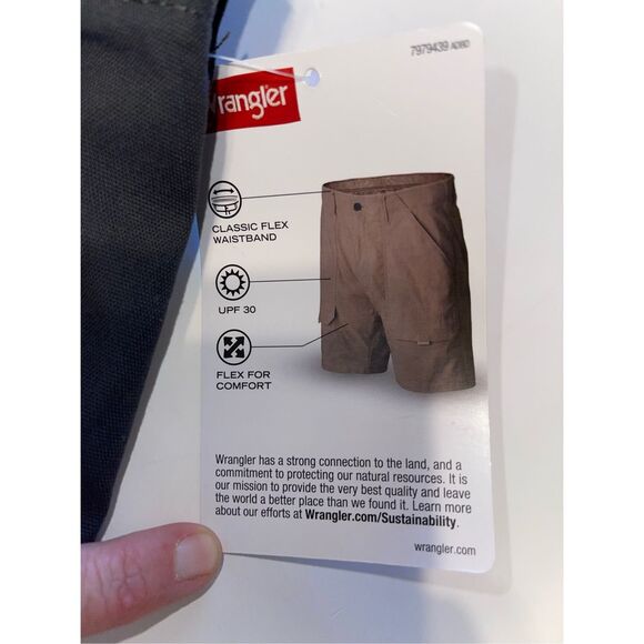 Wrangler Men's SZ 46 Heavyweight Hiker Shorts Flex UPF30 Utility Pockets NWT A25 - Picture 4 of 8